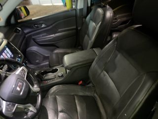 2018 GMC Acadia SLT - Interior Front Seat Image